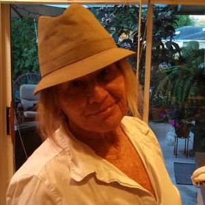 Meet your Posher, Connie